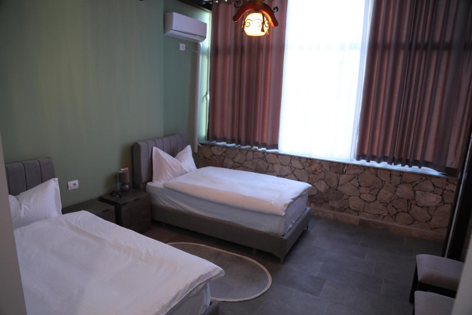 Pamja E Qyteteve Hotel กรูเยอ ภายนอก รูปภาพ