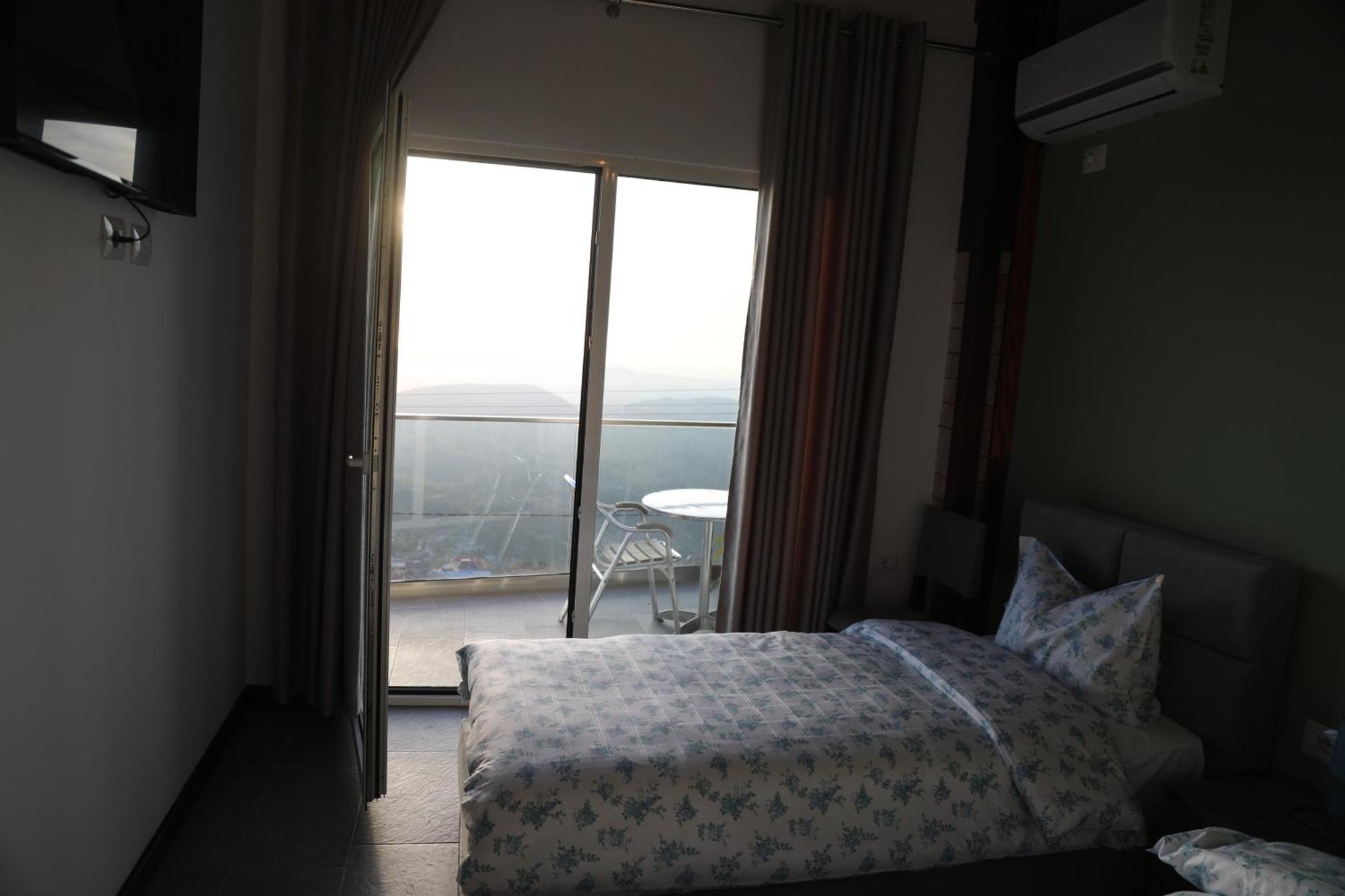 Pamja E Qyteteve Hotel กรูเยอ ภายนอก รูปภาพ